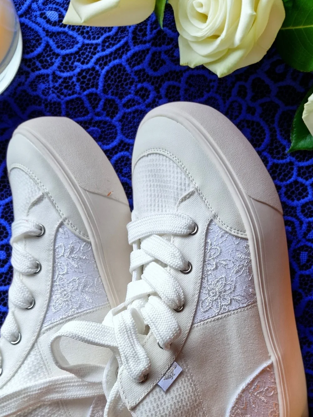Rocket Dog Women's White Lace Platform Sneakers